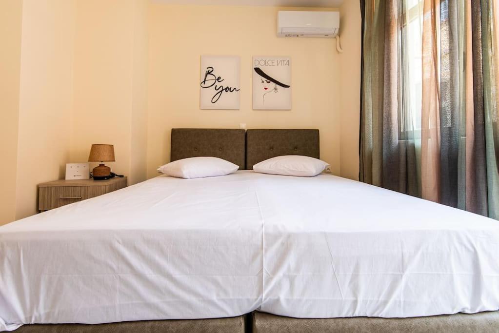 Apartamento Plaka Nefeli Elegant Urban Retreat In Athens Historic Heart Exterior foto